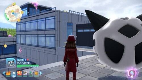 カフェ・スラローム付近のホロベーターの屋根上のメガカケラ